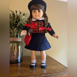 American Girl (Pleasant Company)
Molly McIntire Doll 1996 and
Accessories
